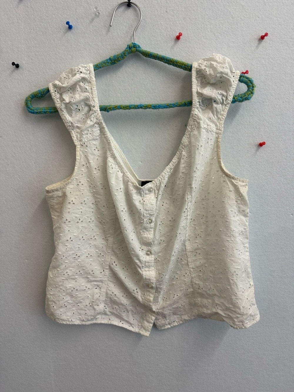 Gap Women’s Cream Eyelet Button Front Tank Top